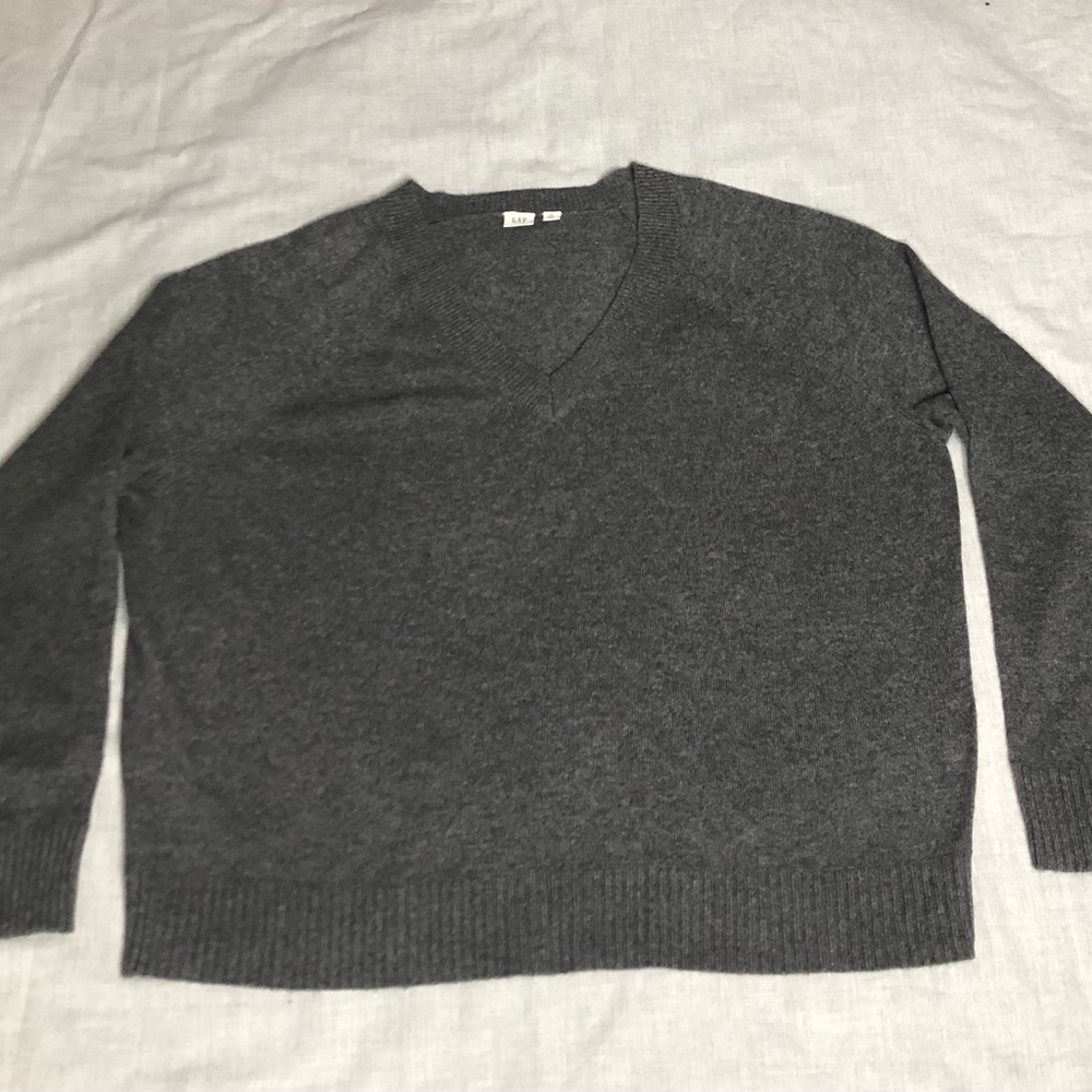 GAP Women’s Charcoal V-Neck Cashmere Blend Sweater